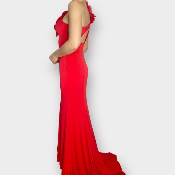 Red One‎ Shoulder Long Gown with Train - Picture 4 of 6